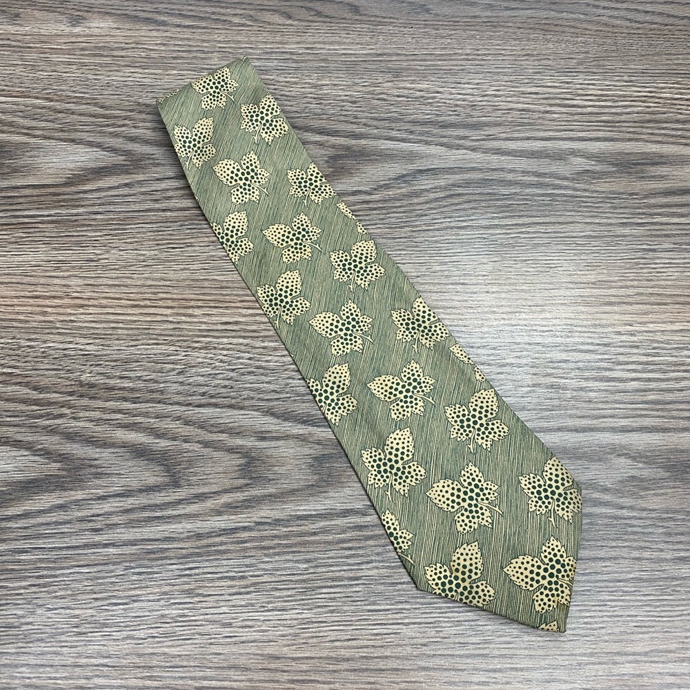 Guy Laroche Green & Tan Leaf Pattern Tie